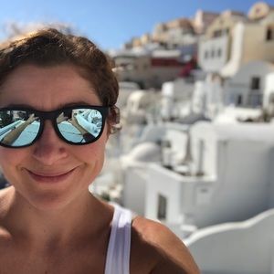 Meet your Posher, Elizabeth